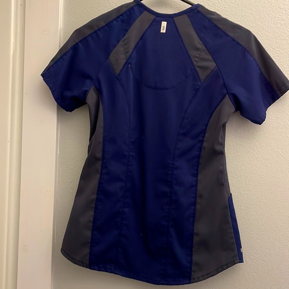 Grey’s Anatomy Scrub top - Picture 3 of 3